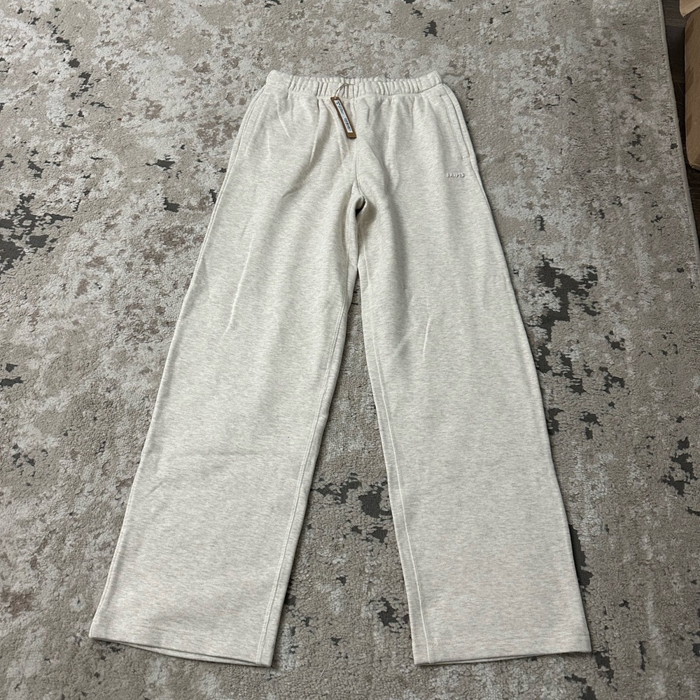 Skims Cotton Fleece Classic Straight Leg Pants Size Small NWT in Oatmeal Heather - Picture 3 of 6